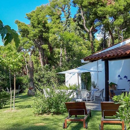 Villa Aurora In Sani With Garden And Pool Exterior photo