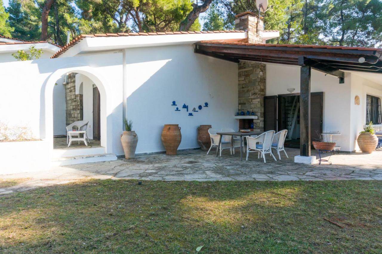 Villa Aurora In Sani With Garden And Pool Exterior photo