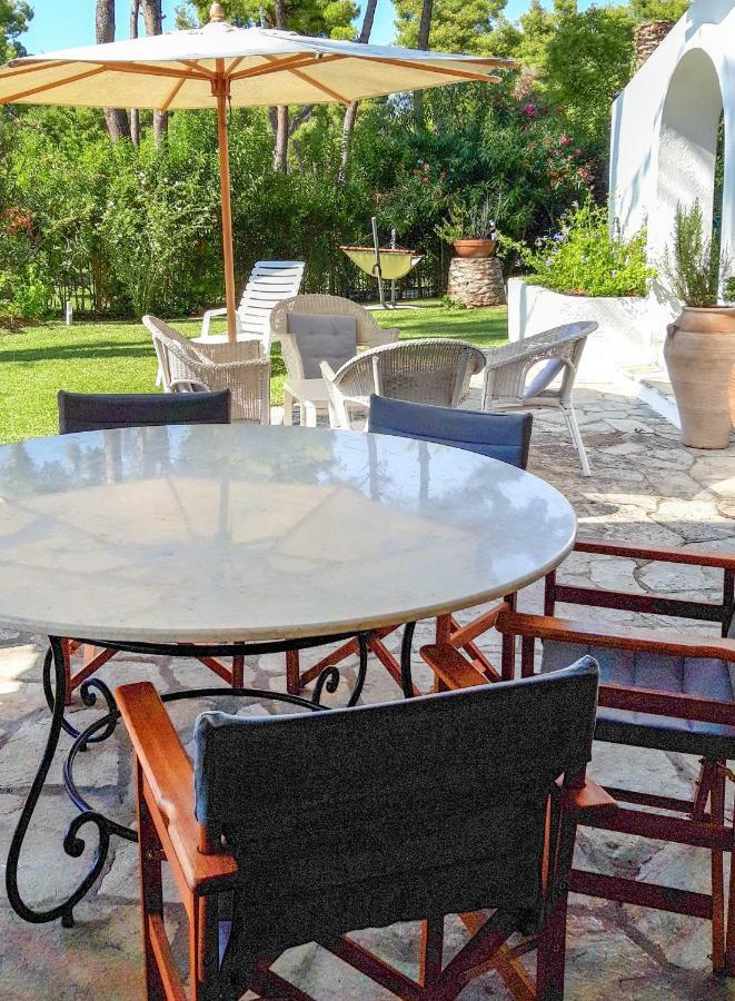 Villa Aurora In Sani With Garden And Pool Exterior photo